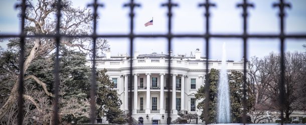 La carrera a la Casa Blanca y a la espera de BANXICO